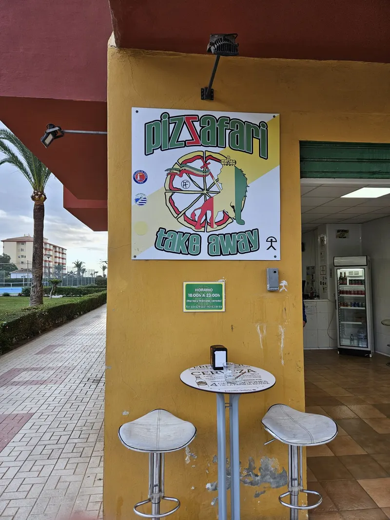 Pizzafari Entrance