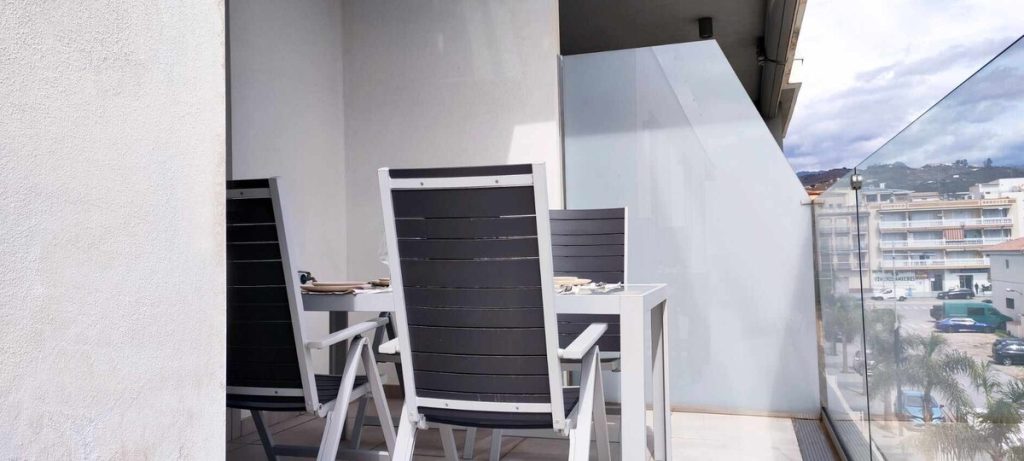Rent apartment in Panorama Beach - Balcony